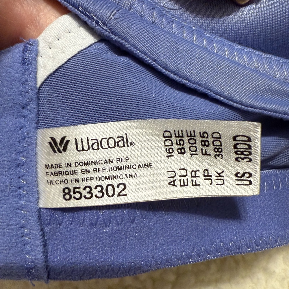 Wacoal firm support sport bra. 38DD  WORN ONCE